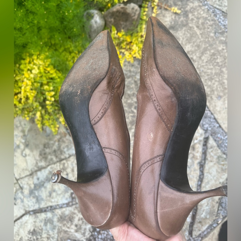 Mayfair Vintage Women's Heels Holt Renfrew Like New 8.5 US Retails $450